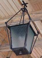 Металлический кованый настенный светильник